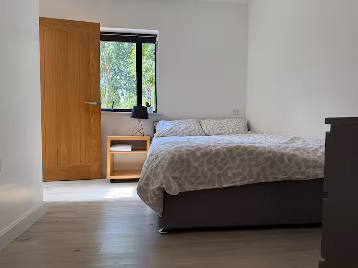 Guest bedroom